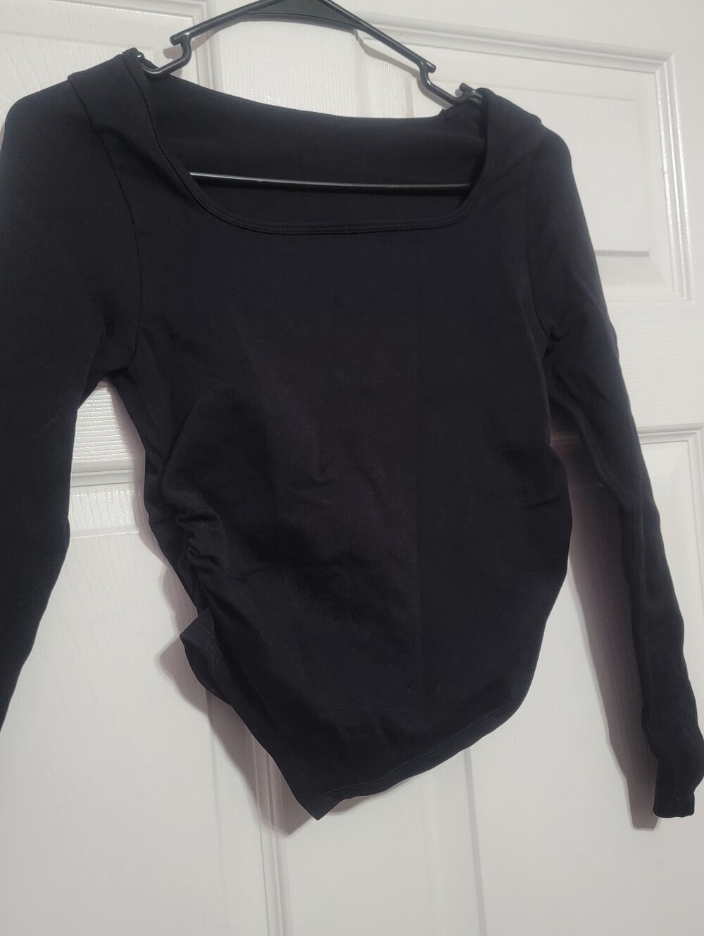 Women's Black Long-Sleeve Scoop Neck Top